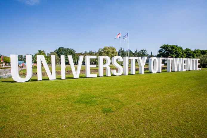 The CHIRALFORCE team meets at the Univeristy of Twente